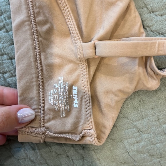 5 SKIMS Pieces - Picture 13 of 15